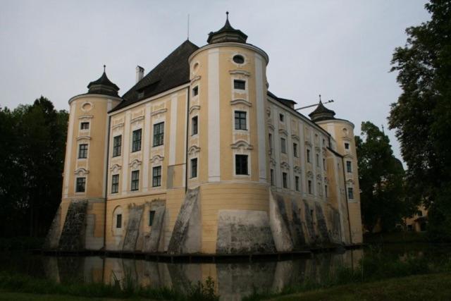 Gastehaus Schloss Bernau Hotel Fischlham Luaran gambar