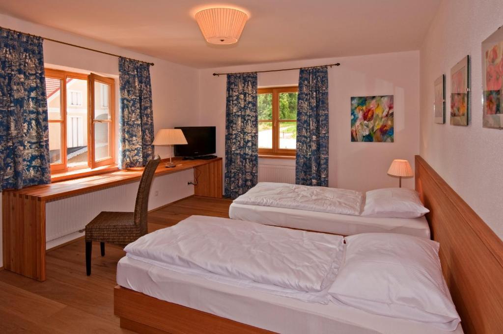 Gastehaus Schloss Bernau Hotel Fischlham Bilik gambar