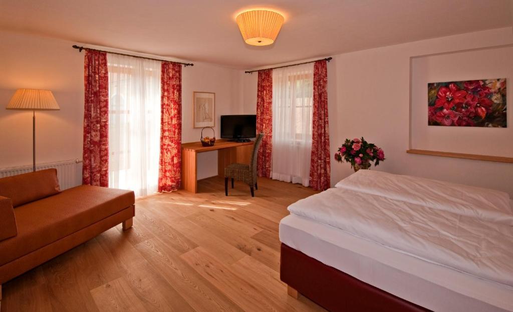 Gastehaus Schloss Bernau Hotel Fischlham Bilik gambar