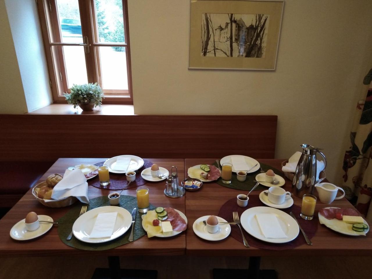 Gastehaus Schloss Bernau Hotel Fischlham Luaran gambar