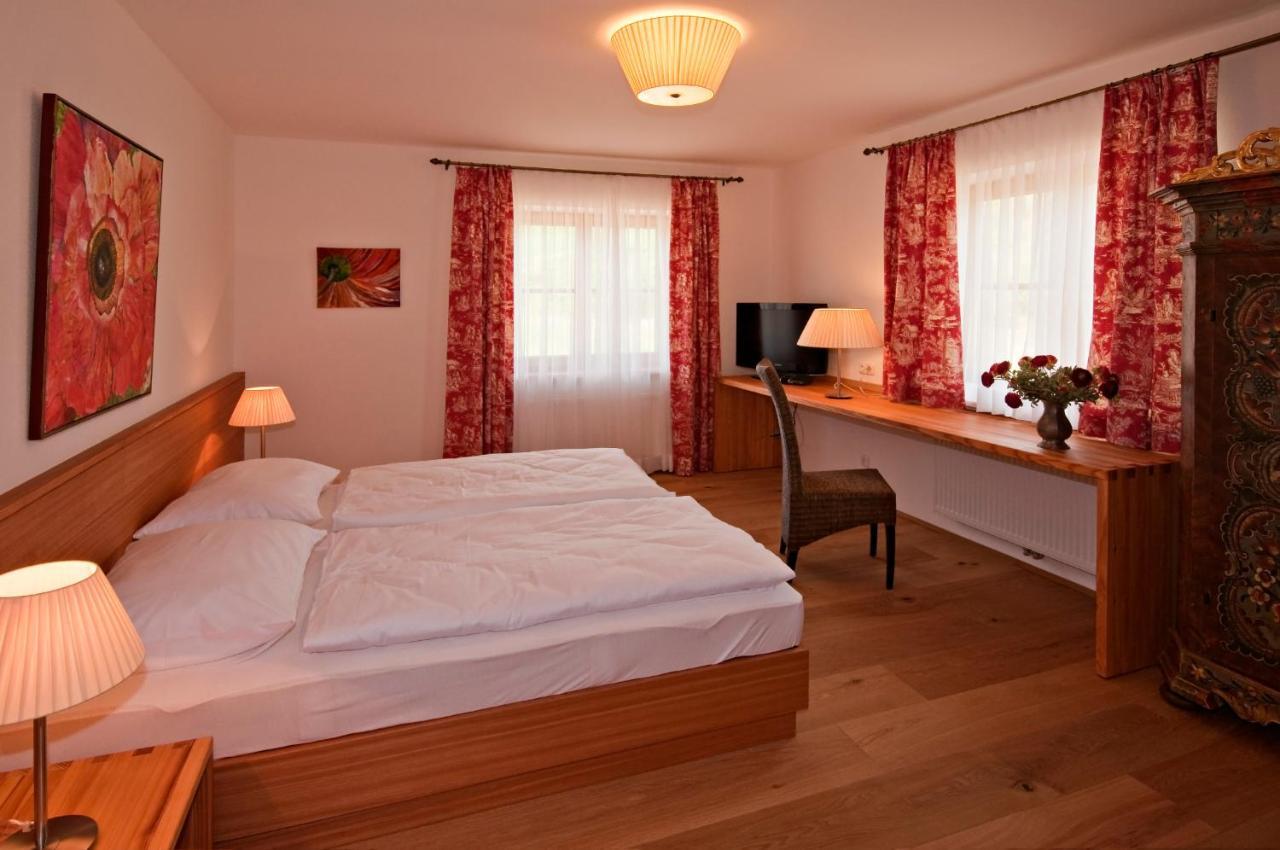 Gastehaus Schloss Bernau Hotel Fischlham Bilik gambar